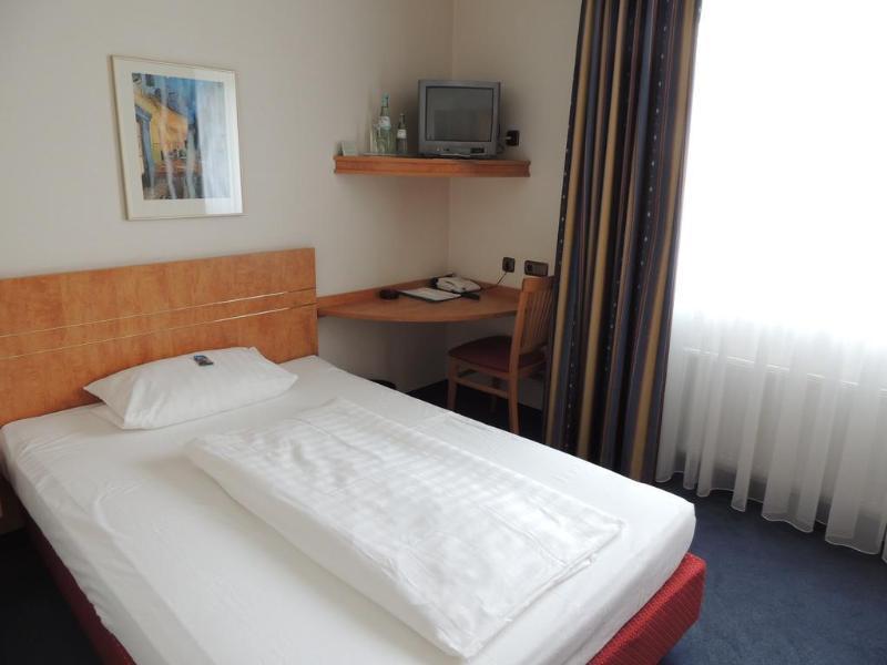 Airport Business Hotel Koeln Dış mekan fotoğraf