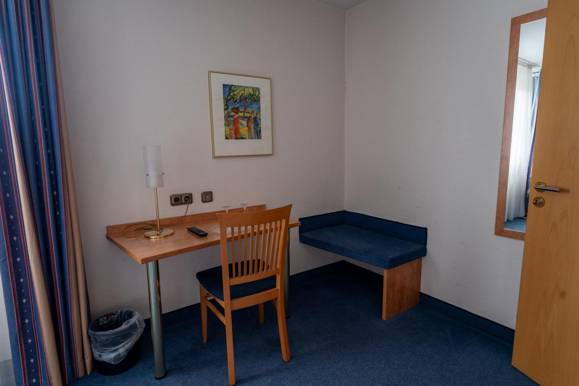 Airport Business Hotel Koeln Dış mekan fotoğraf