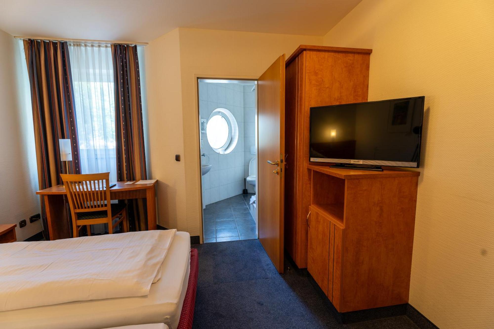 Airport Business Hotel Koeln Dış mekan fotoğraf