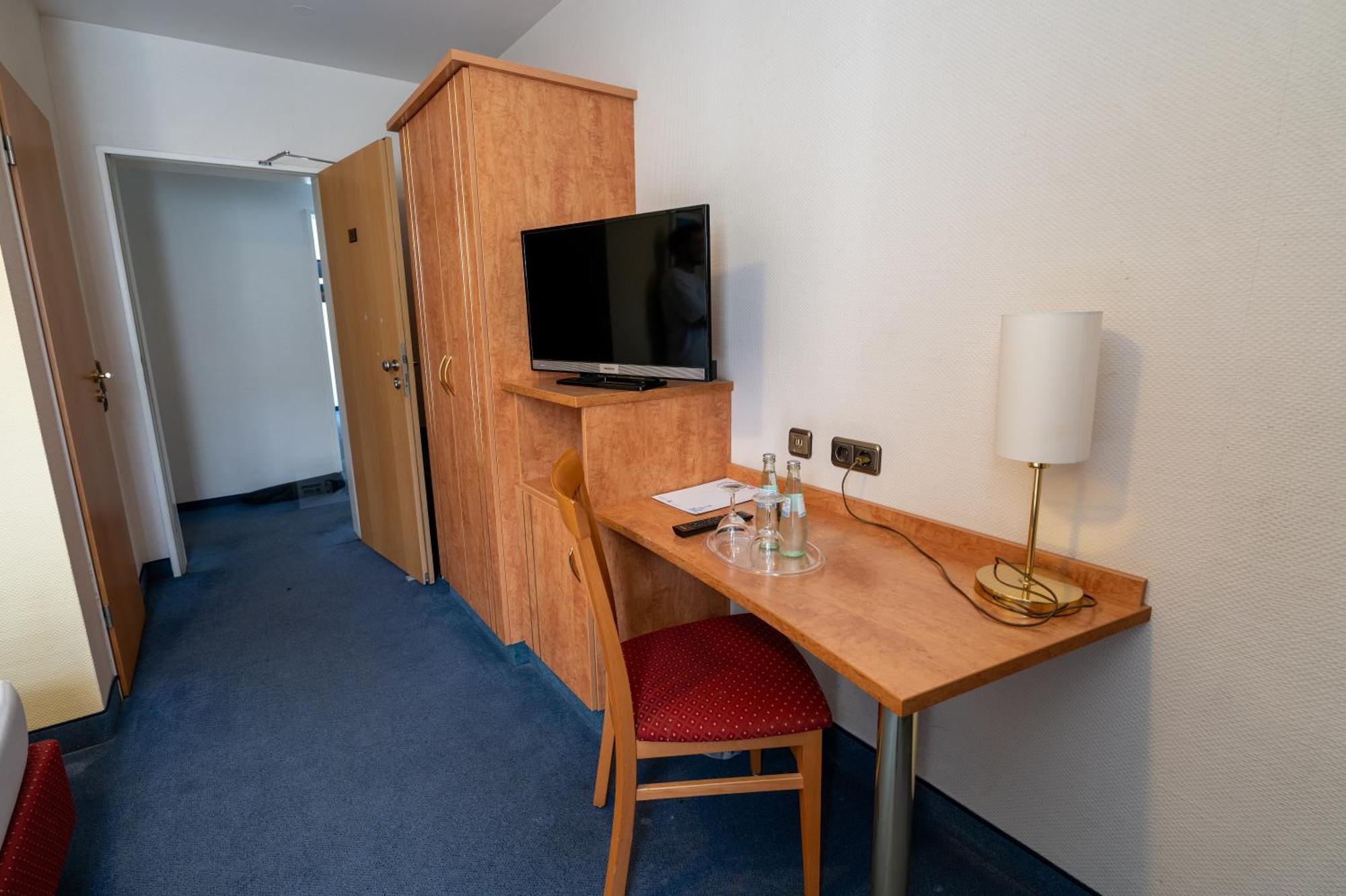 Airport Business Hotel Koeln Dış mekan fotoğraf
