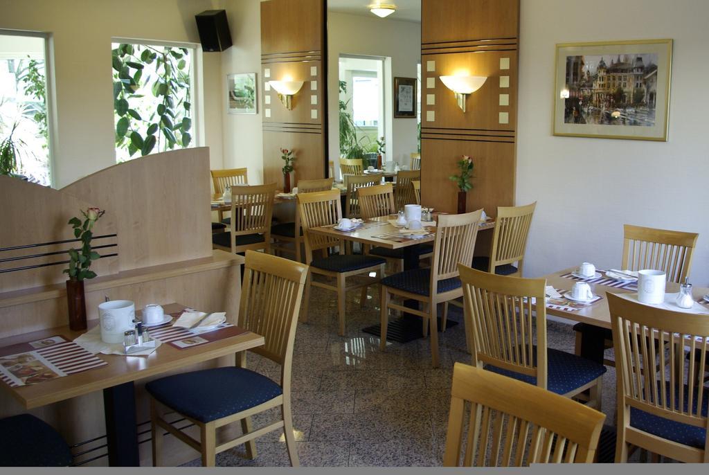 Airport Business Hotel Koeln Dış mekan fotoğraf